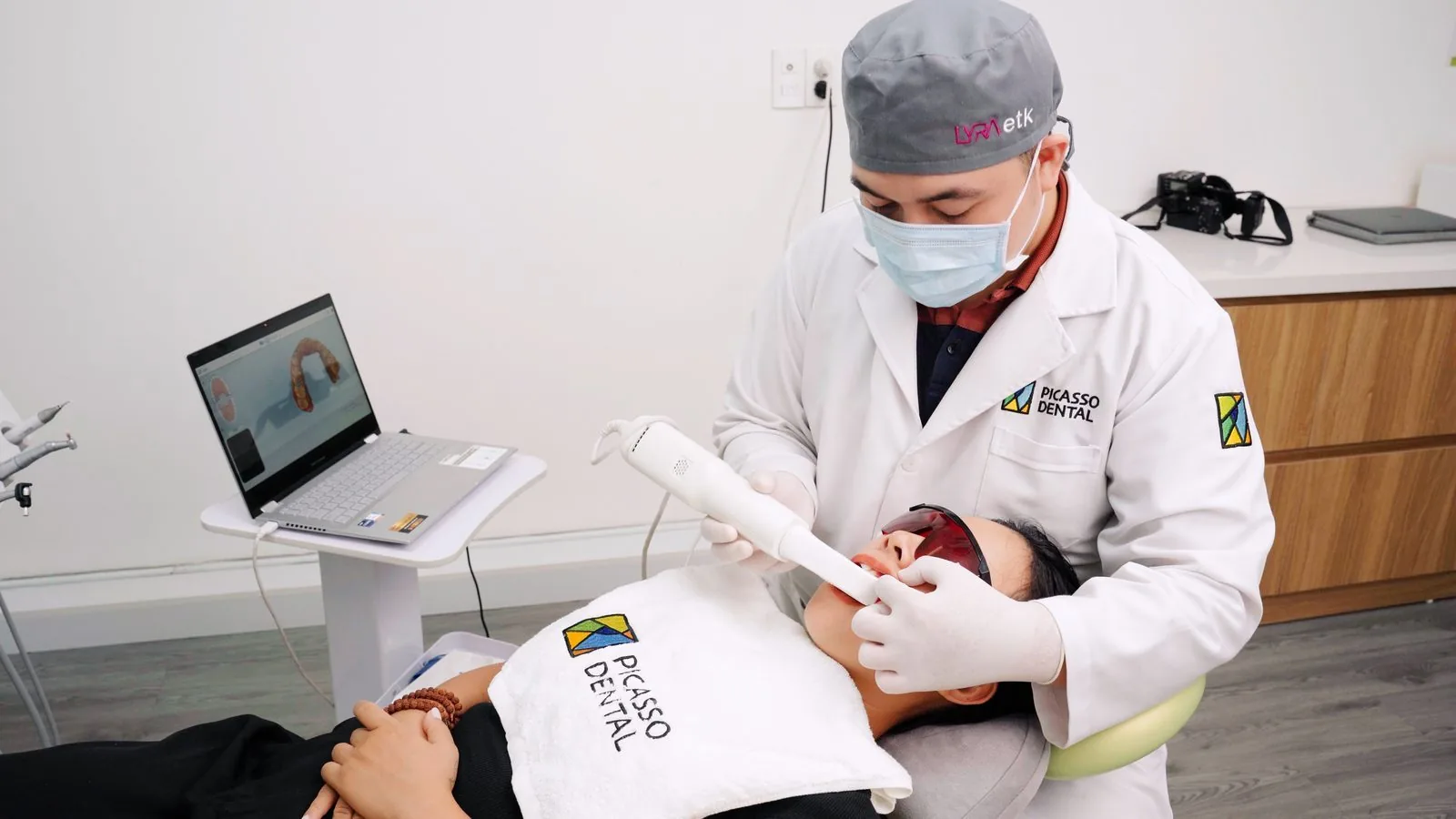 Treatment room at the Picasso Dental Clinic Da Nang branch